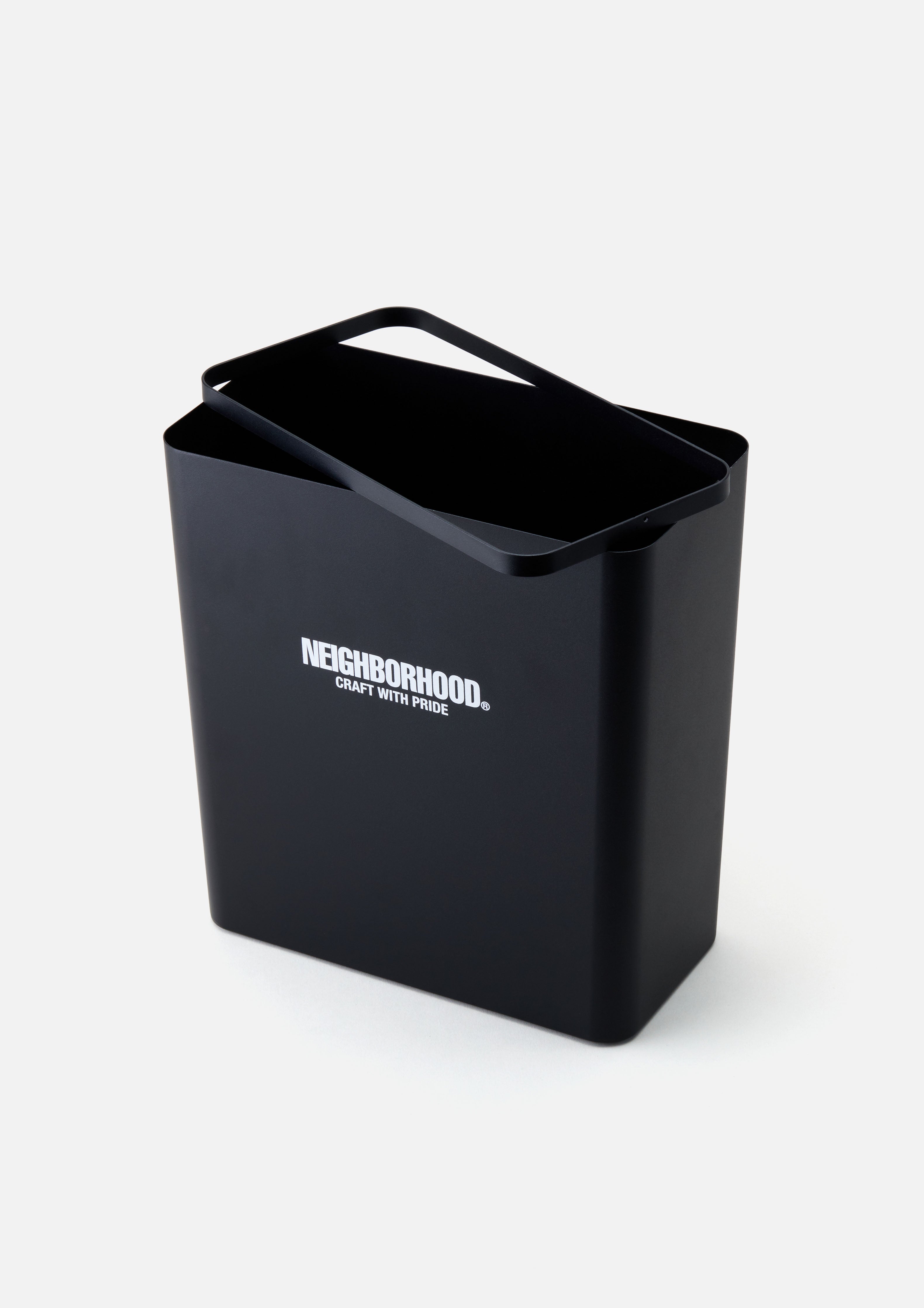 LOGO TRASH CAN